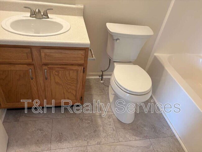 Building Photo - 4209 Manasota Ct