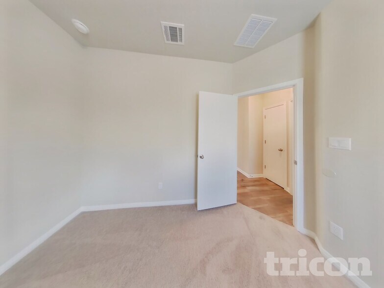 Building Photo - 3505 Gooseneck LN