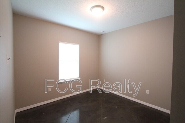 Building Photo - 2857 Whispering Trails Dr