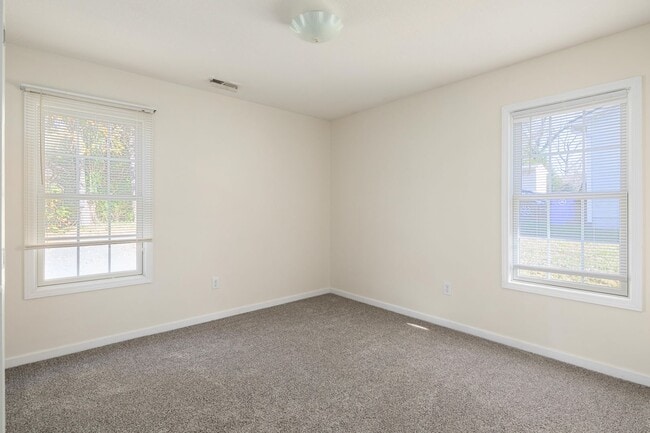 Building Photo - East Asheville Duplex