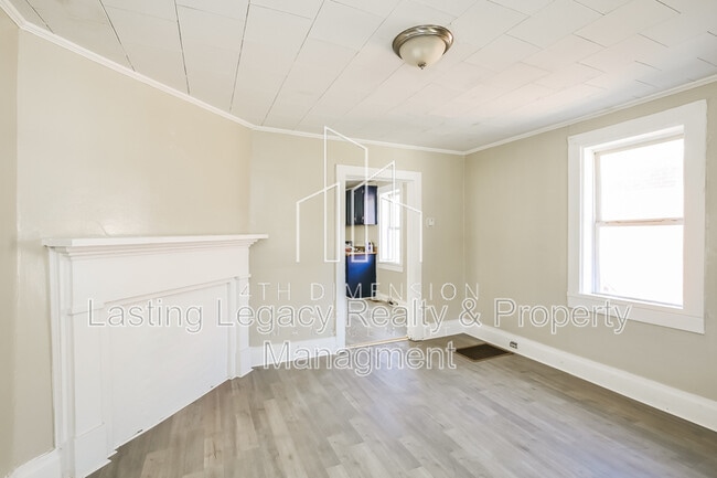 Building Photo - 438 24th St NW
