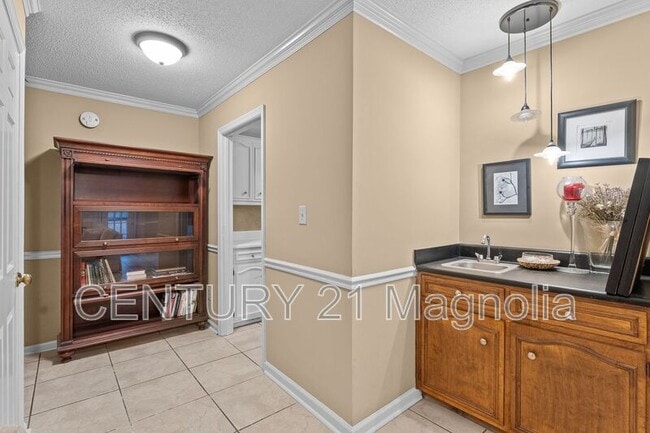 Building Photo - 2519 Carriage Creek