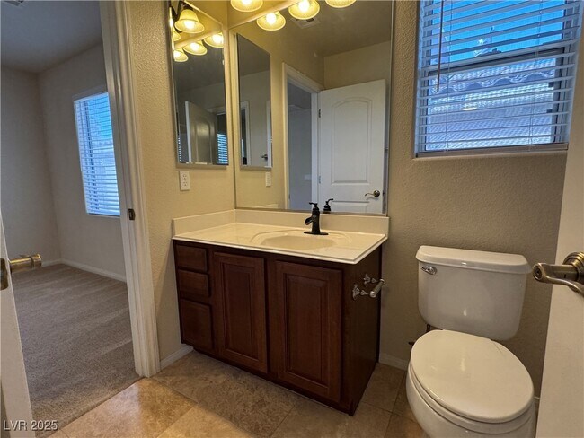 Building Photo - 8278 Apple Barn Ave