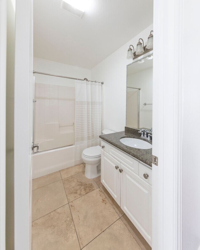 Building Photo - Irvine Condo Now Leasing