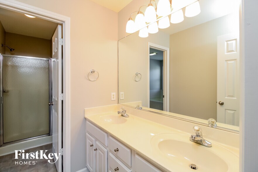 Building Photo - 1506 Glenn Meade Dr