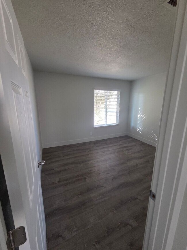 Building Photo - Life Just Got Better