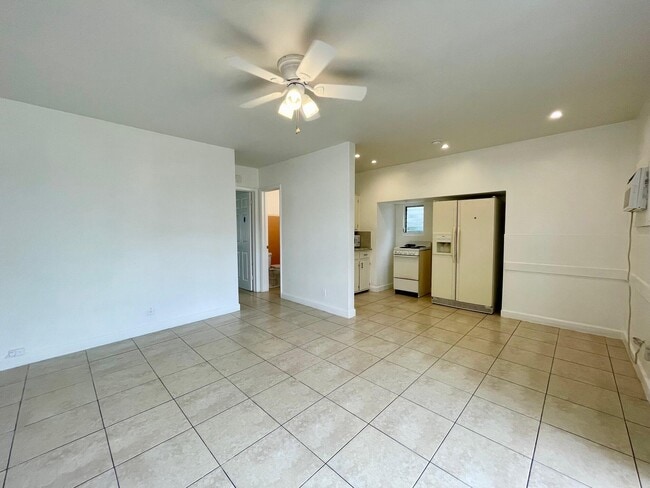 Building Photo - 320 SW 21st St