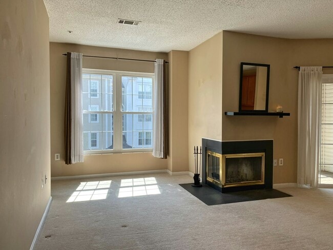 Building Photo - 273 S Pickett St