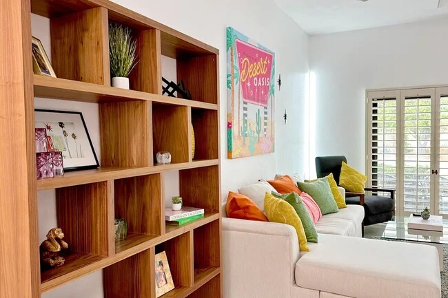 Building Photo - 2303 Los Patos Dr