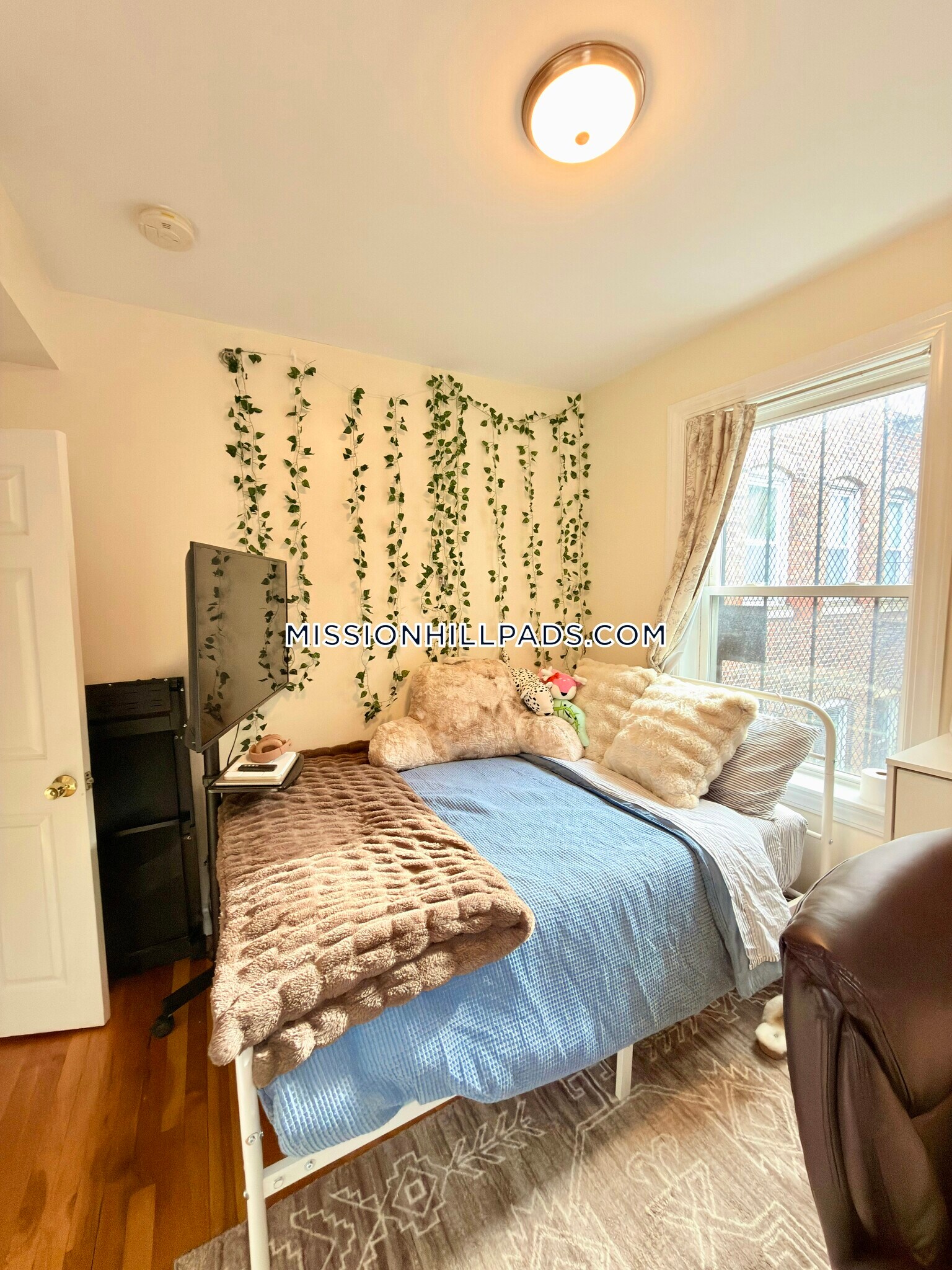 Building Photo - 830 Huntington Ave