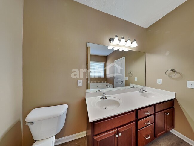 Building Photo - 115 Otter Glen Dr