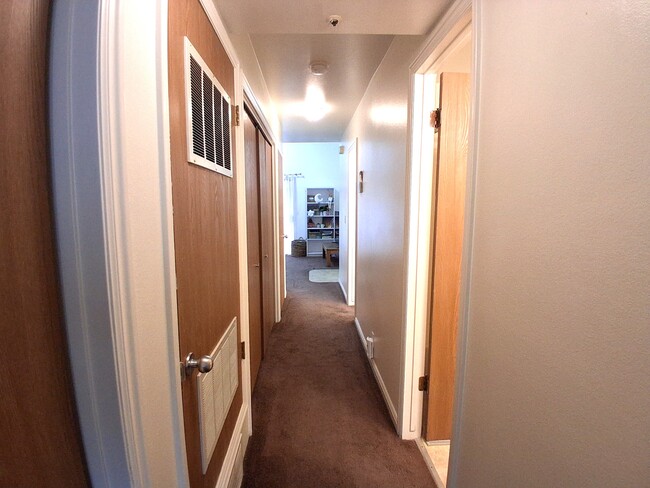 Building Photo - 62 W 700 N