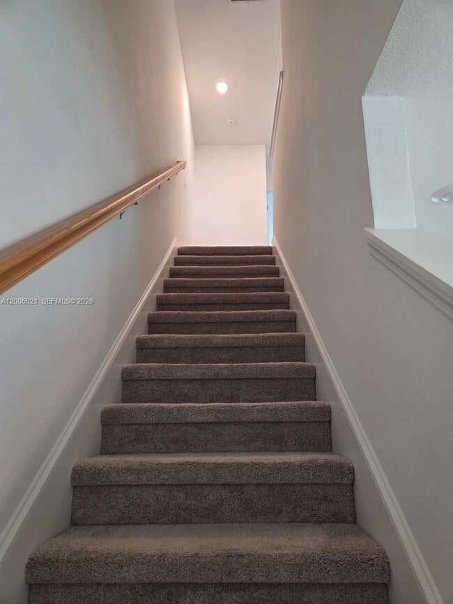 Building Photo - 3230 Skyline Lp