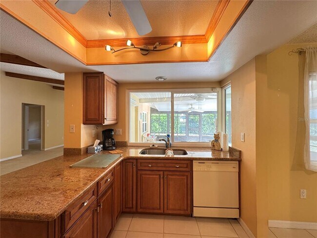 Building Photo - 1330 Sunset Ct