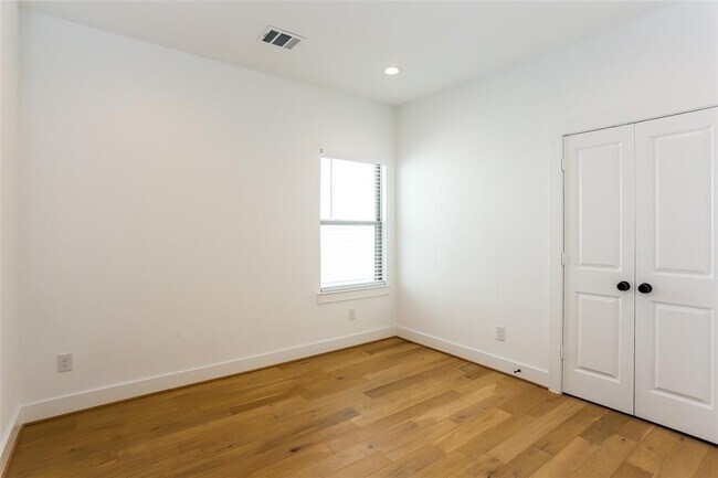 Building Photo - 3036 Truxillo St