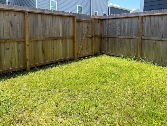 Building Photo - 4939 Ambient Dr