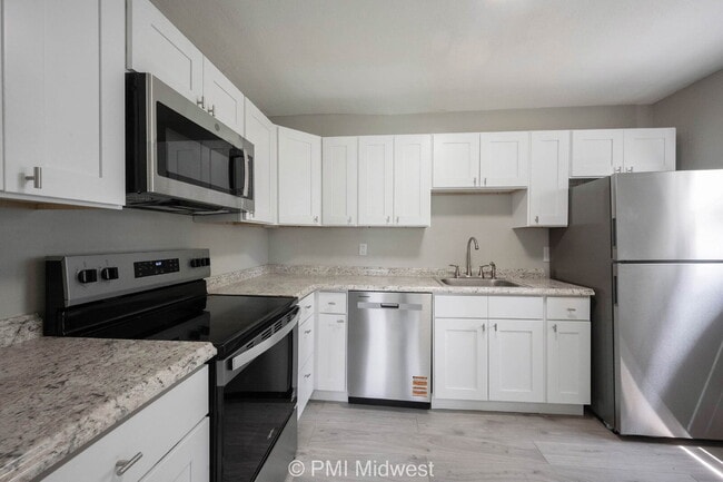 Building Photo - "Charming 3-Bedroom Home in Indianapolis –...