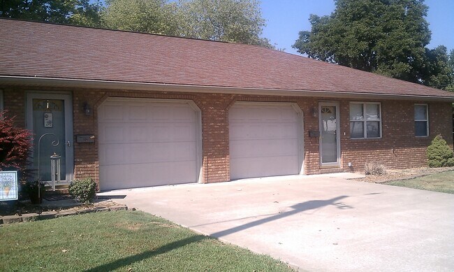 Building Photo - 510 E Reeves St