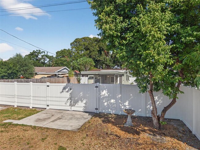 Building Photo - 5410 19th Ave S