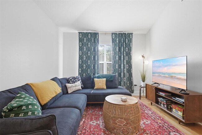 Building Photo - 1408 E Ridgewood St