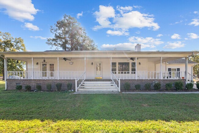 Building Photo - 105 3rd St