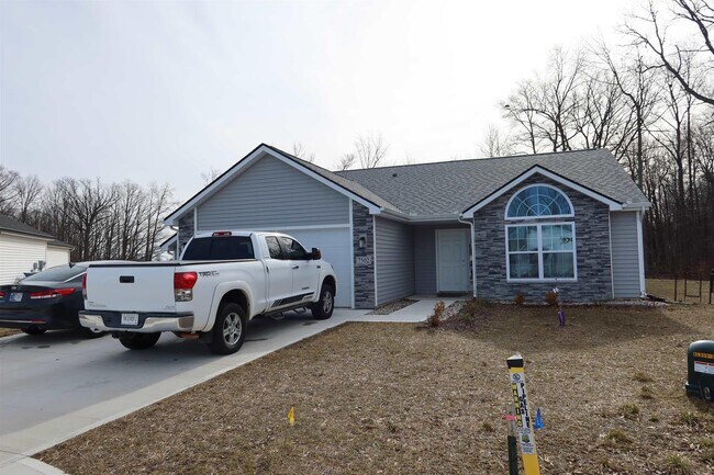 Primary Photo - 7502 Accio Cv