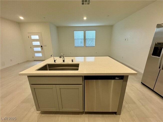 Building Photo - 337 Laurel Peak Dr