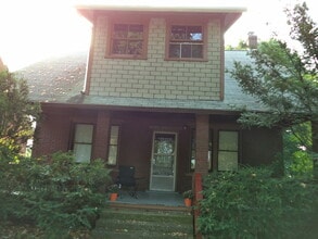 Building Photo - 3 Bedroom, 1 Bath House on W. College Ave-...