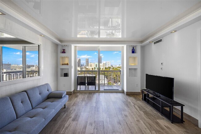 Building Photo - 401 Ocean Dr