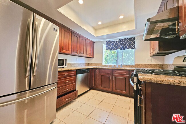 Building Photo - 1454 E Orange Grove Blvd