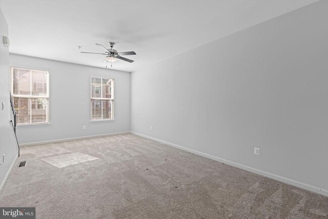 Building Photo - 537 Willow Bend Dr