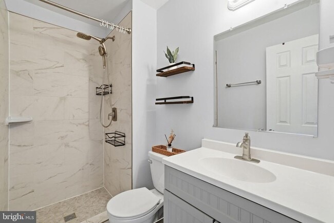 Building Photo - 9175 Broken Oak Pl