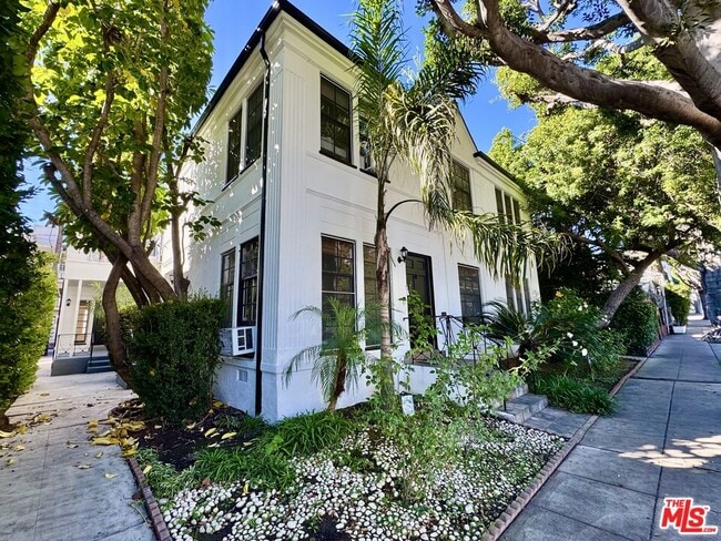 Primary Photo - 9010 Burton Way