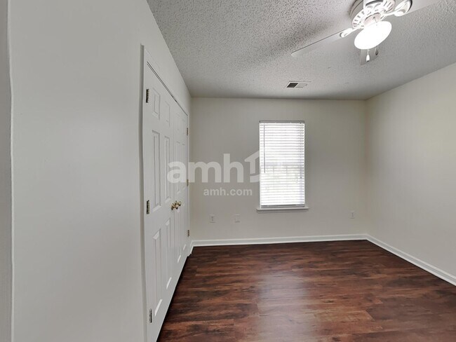 Building Photo - 155 Mott Rd