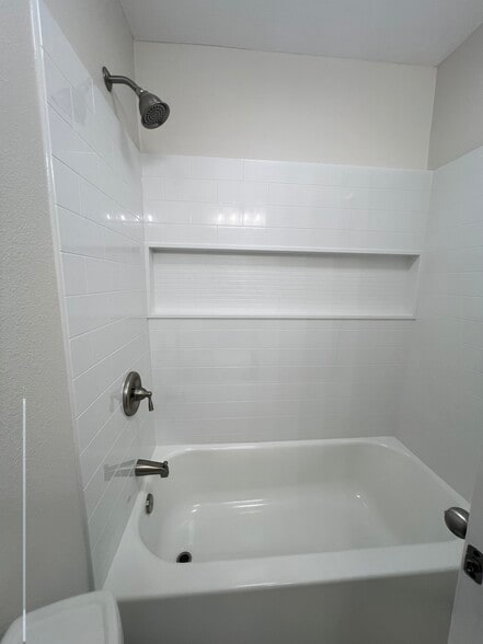 Building Photo - 737 Ashbrook Dr