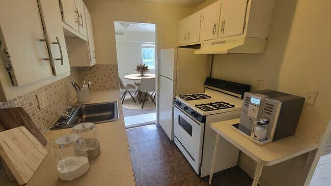 Building Photo - Parkview Apartments