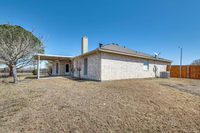 Building Photo - Beautiful 4BD Home with Pond Views & Covered Patio