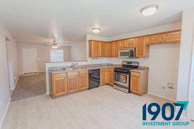 Building Photo - Beautiful 3-Bedroom Home in OKC - Availabl...