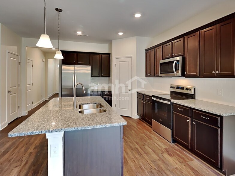 Building Photo - 5908 Hagar Vly Dr