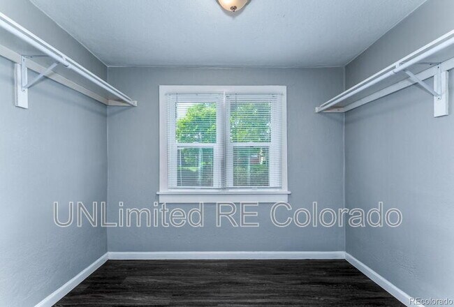 Building Photo - 504 King St