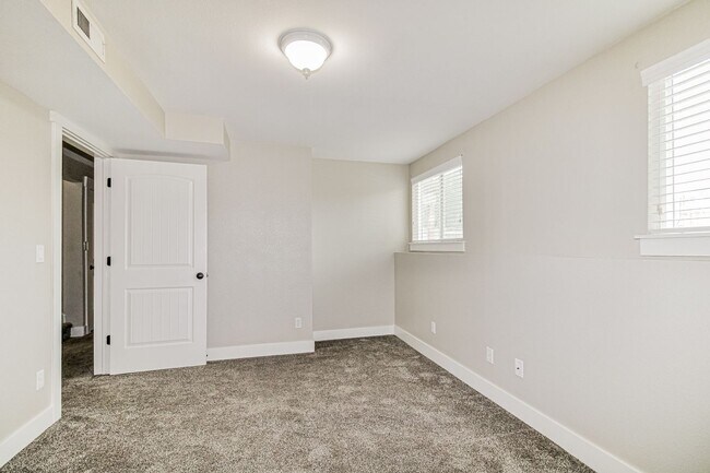 Building Photo - Remodeled Orem Home! Large Backyard! Amazi...