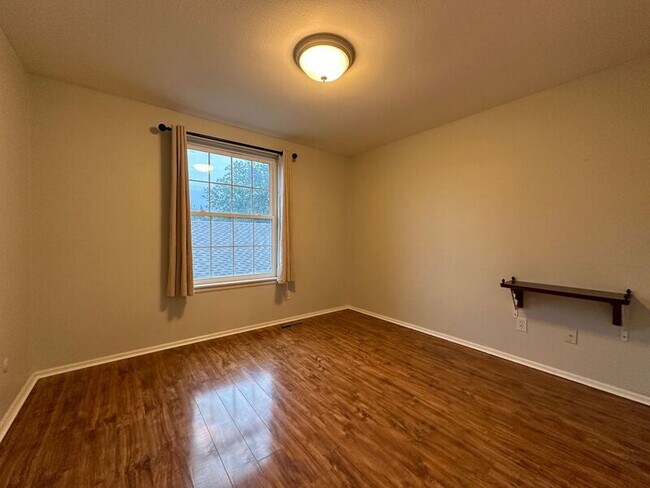 Building Photo - 7105 E Briarwood Dr