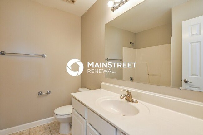 Building Photo - 4 Bedroom Pet-Friendly Home in Smithfield, NC with Main Street Renewal