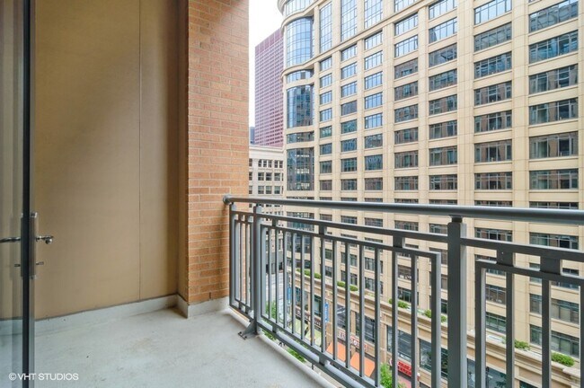 Building Photo - 520 S State St