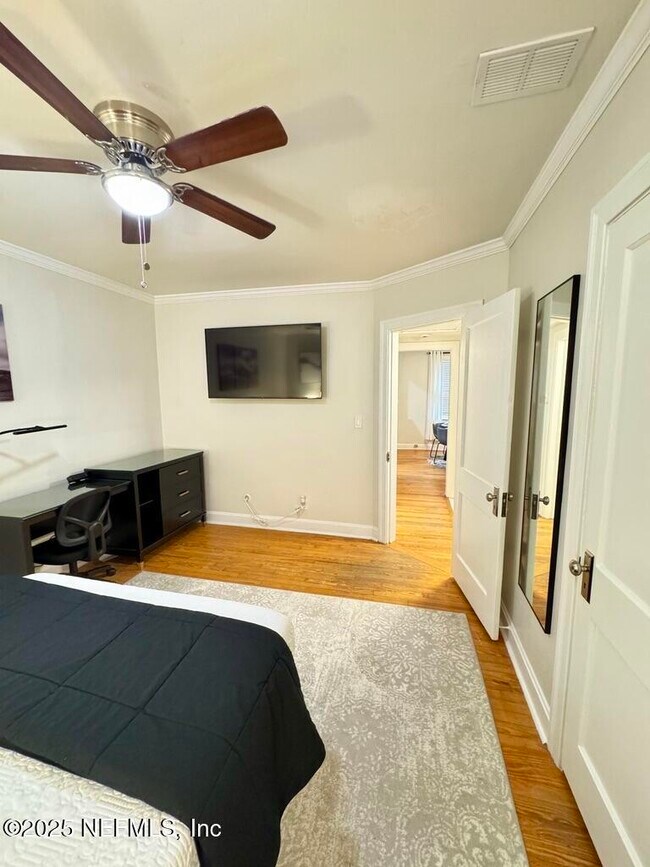 Building Photo - 1631 Thacker Ave