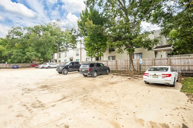 Building Photo - 649 Patterson St