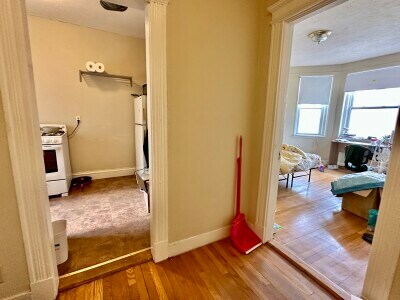 Building Photo - 83 Gordon St