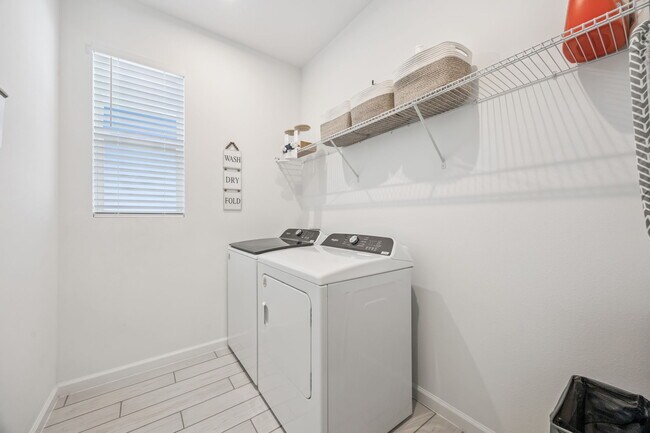 Building Photo - 3524 Banana Shrub Blvd