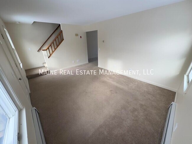 Building Photo - 71 Valley View Ln