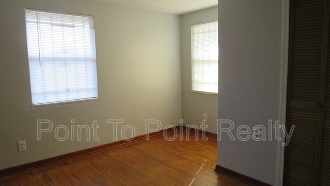 Building Photo - 1609 W 13th St